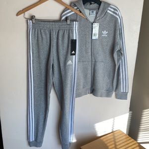 Boys Adidas Original Tracksuit.  Sz Boys 14-16